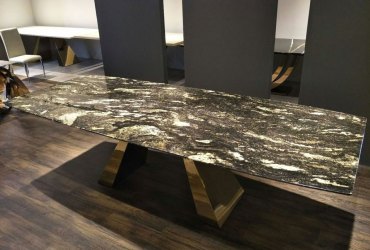 Granitový stôl
