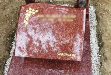 Urnový hrob z červenej žuly Ruby Red